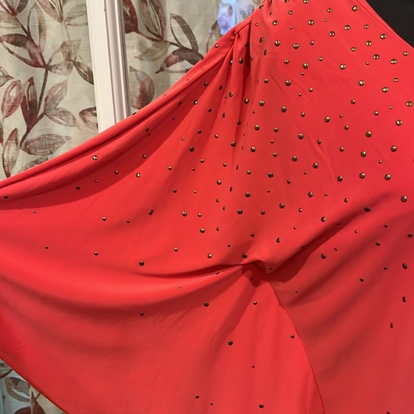 VINCE CAMUTO - Asymmetrical ST. TROPEZ Studded Top - Sz M - NWT - Picture 3 of 6